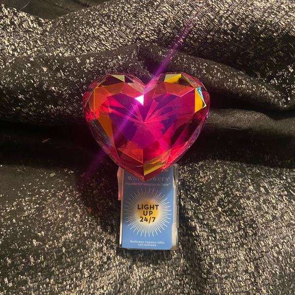 Bath & Body Works Light up Prism Heart Wallflower Plug